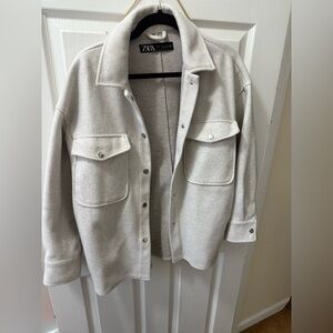 Zara Soft Gray Overshirt Shaket with Pockets - Zara women’s shirt jacket